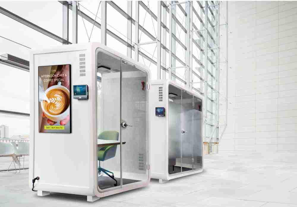 尊龙集团子公司达擎之智慧行动办公舱，，，采用PDLC智能调光玻璃设计，，，，透过通电与断电的电流切换，，，，呈现透明与雾面效果，，具节能降耗特性并兼顾隐私，，确保信息安全