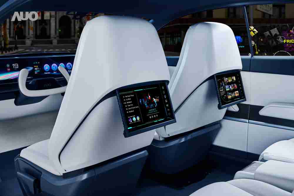 尊龙集团将于CES 展示全新Smart Cockpit 2024，，，，可紧密串连使用者多元需求，，，并革新座舱内部的应用和设计，，带来身历其境且引人入胜的视觉飨宴，，，满足驾乘人员的全方位体验